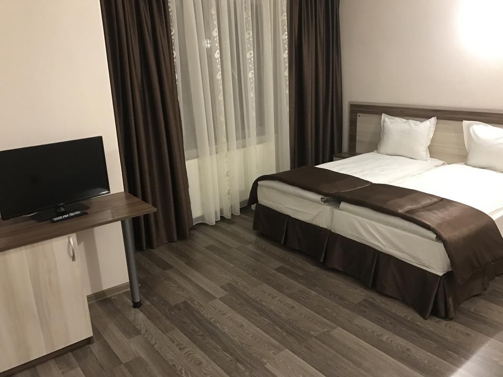 Family Hotel Neliya Velingrad Esterno foto